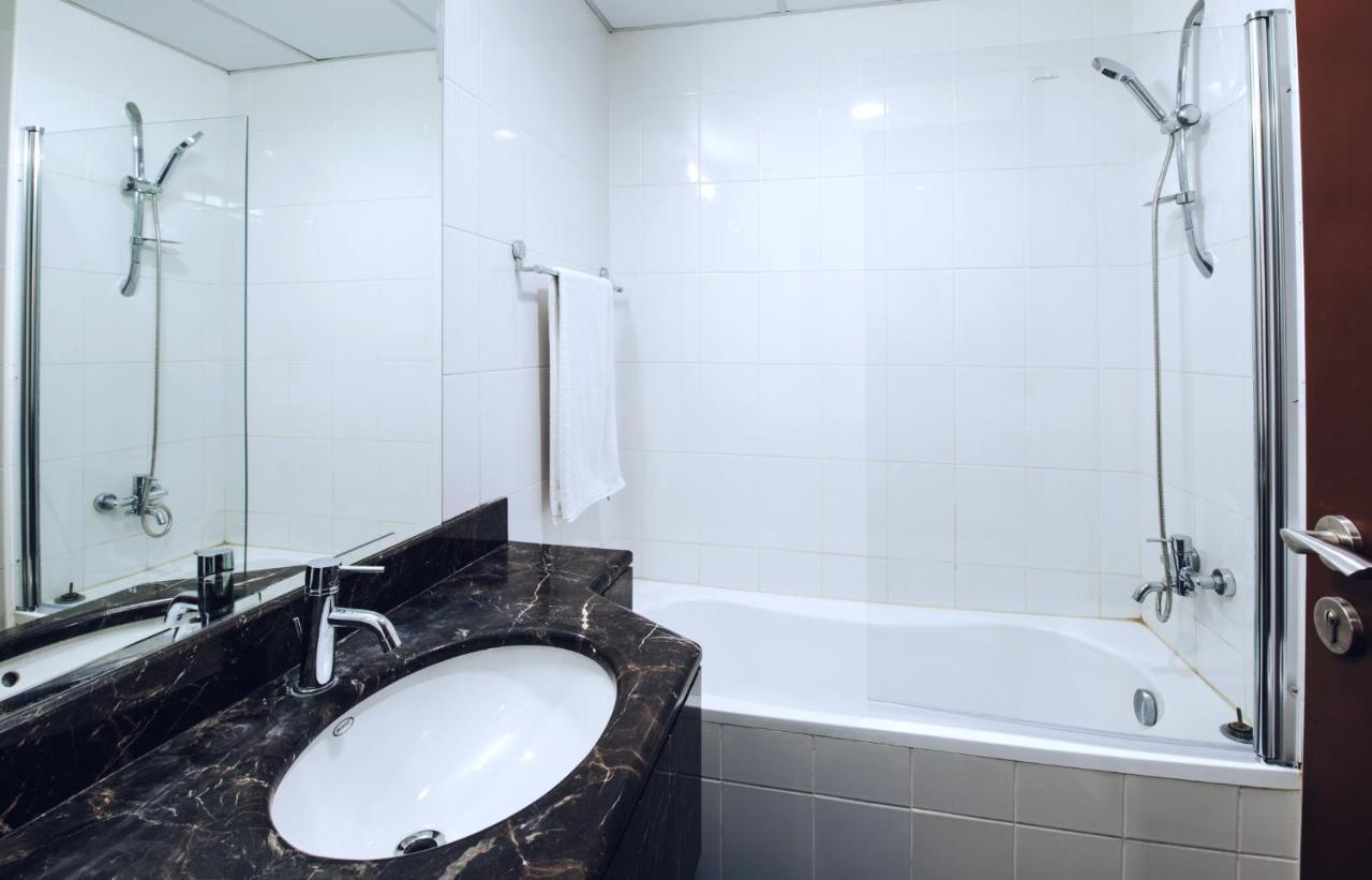 Near Burj Khalifa, Downtown - Burj Al Nujoom Apartment